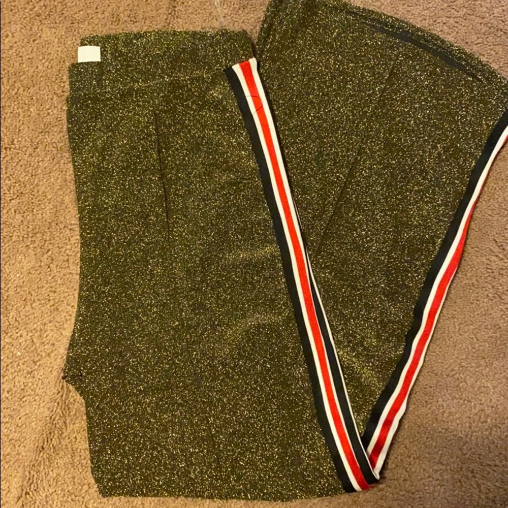 BNWT 2 pc set. Crop top & wide leg pants
